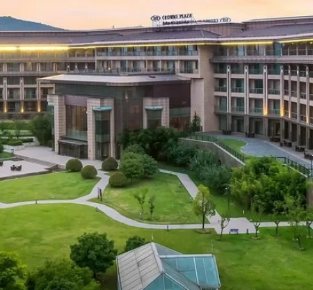 Crowne Plaza Xuzhou Dalong Lake, an IHG Hotel