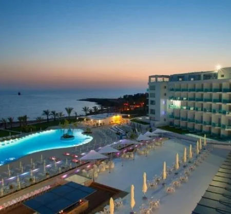 King Evelthon Beach Hotel & Resort