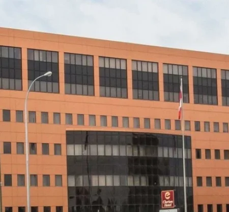 Clarion Hotel & Suites