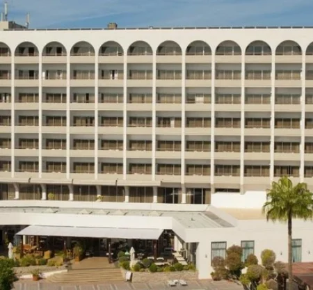 Ajax Hotel