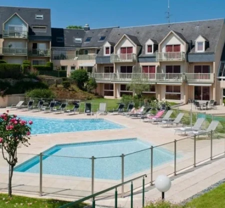 Mercure Omaha Beach Hotel