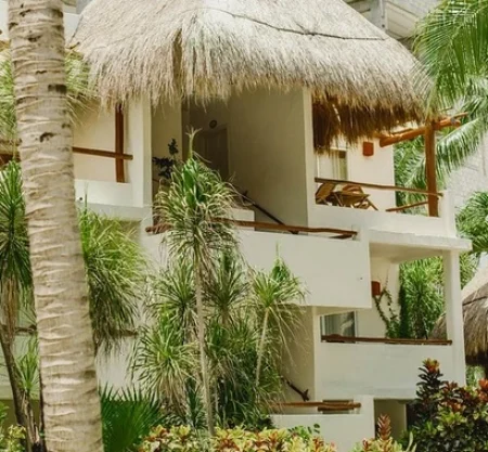 Petit Lafitte Hotel