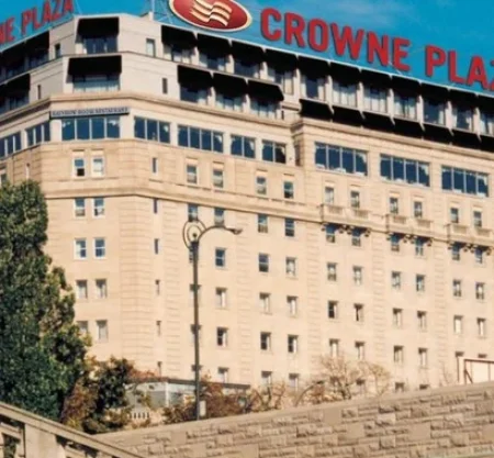 Crowne Plaza Niagara Falls Fallsview, an IHG Hotel
